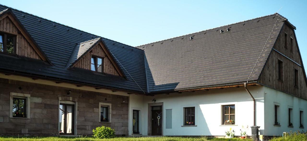 Hotel Statek Pod Lipou à Pilníkov Extérieur photo